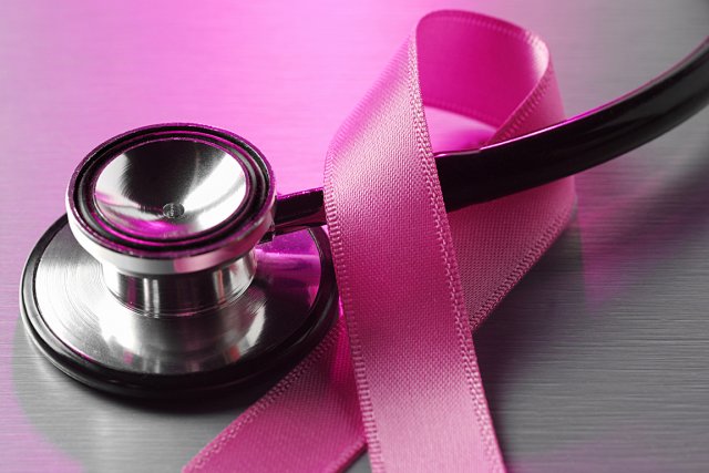 مكافحة سرطان الثدي