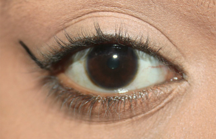 تحديد العيون بالكحل أو Eye Liner